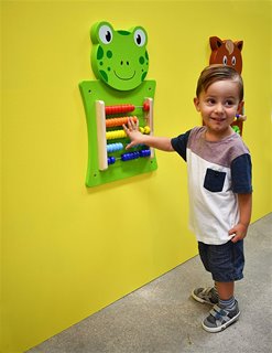 Wall game - abacus - frog